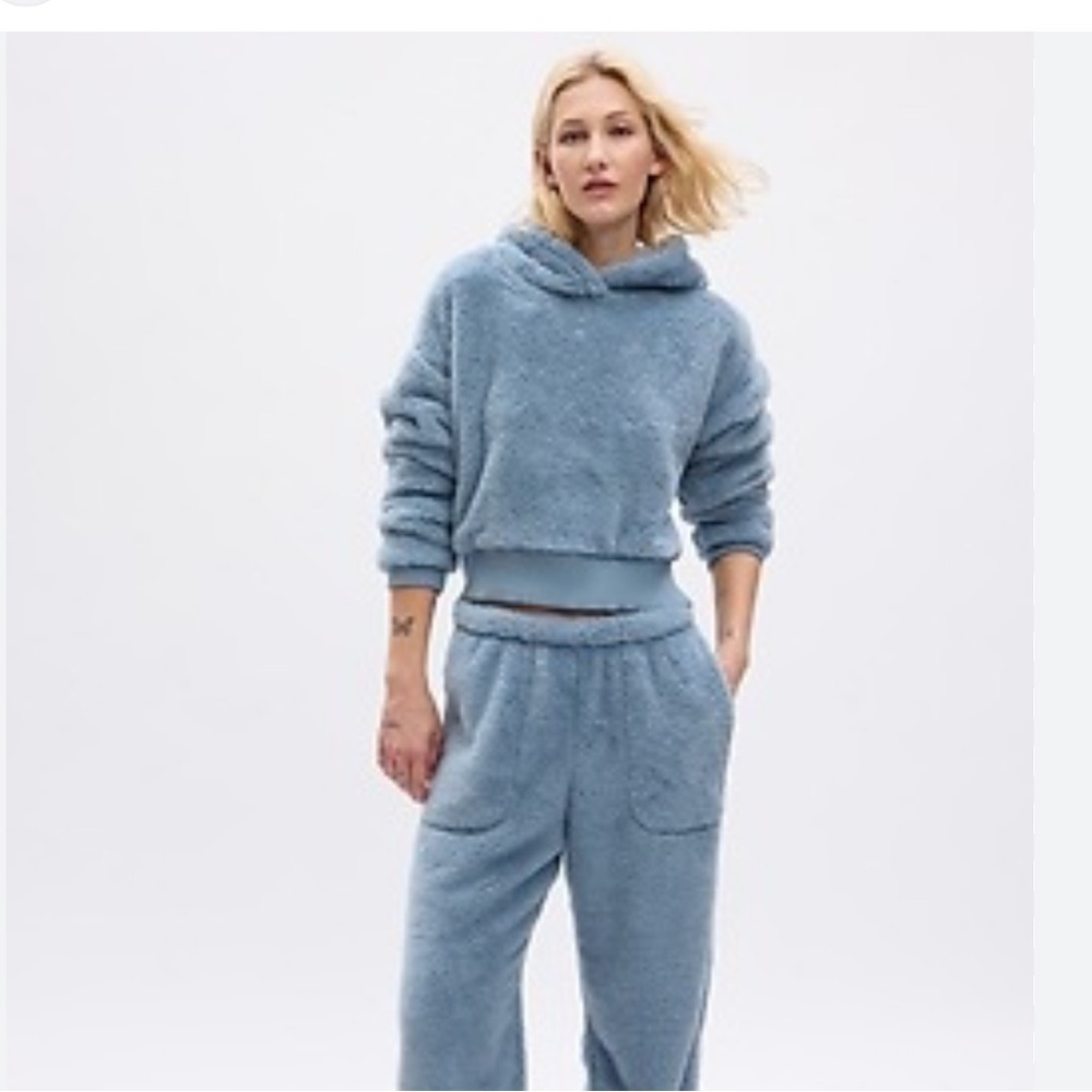 Gap Sherpa Sweater Cropped Hoodie Fuzzy Top size Small - Picture 3 of 9